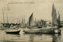 St Gilles Croix De Vie * Vue Sur Le Port , Le Dimanche * Bateaux - Saint Gilles Croix De Vie