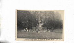 Vouille La Bataille Le Monument Aux Morts - Vouille