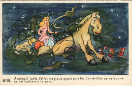 PC DISNEY, CINDERELLA WITH ANIMALS Vintage Postcard (b43759) - Disneyland