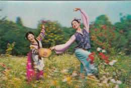 North Korea - Korean Girls Dancing 3 D Dimensional Postcard - Korea, North