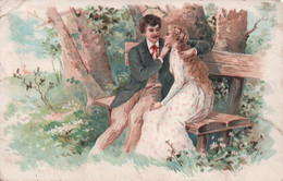 CPA - Illustration D'un Couple Sur Un Banc - Femme Blonde Aux Long Cheveux Couronne De Fleurs - Amoureux - 1904 - Couples