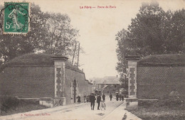 V11-02) LA FERE  - PORTE DE PARIS - ( ANIMATION ) - Other & Unclassified