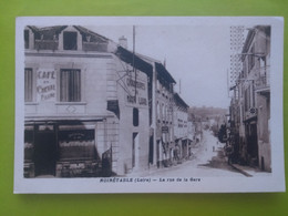 42 - NOIRETABLE - CPA  - La Rue De La GARE - Café Du Cheval Blanc - Chaussures - éd E. Jousse - Noiretable