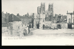 Angleterre --  York - Bootham Bar And The Minster - York