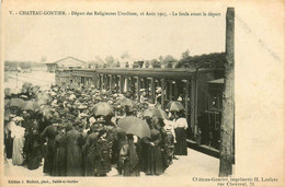 Château Gontier * Le Départ Des Religieuses Ursulines * 16 Août 1905 * La Foule Avant Le Départ * La Gare * Train - Chateau Gontier