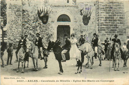 Arles * La Cavalcade De Mireille * Place De L'église Ste Marie En Camargue * Fête Locale - Arles