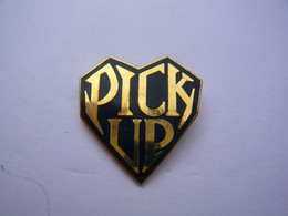 Pin S PICK UP  COEUR - Autres