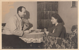 Man & Woman Playing Cards Bellot Real Photo Postcard 1930s - Cartes à Jouer