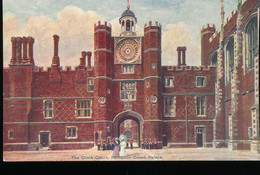 Angleterre -- The Clock Court, Hampton Court Palace - Hampton Court