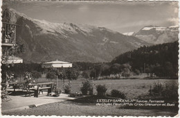 L'ETELEY- SAMOENS  74  HAUTE SAVOIE   CPSM  TERRASSE DU  CHALET FLEURI - Samoëns