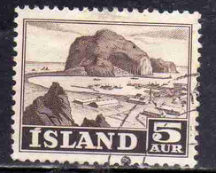 ISLANDA ICELAND ISLANDE 1950 1954 VESTMANNAEYJAR HARBOR 5a USED USATO OBLITERE' - Used Stamps