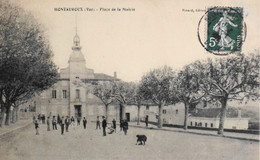 CPA. - [83] Var > MONTAUROUX - Place De La Mairie - Jeux De Boules - Pétanque - Ed. Ricard - En TBE - Montauroux
