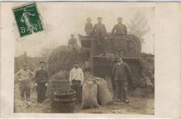 ORGEVAL  CARTE PHOTO DEVANT LA MOISSONNEUSE  CACHET 1909 - Orgeval