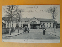 CORBEIL -- La Gare - Vue Extérieure - Attelage - Cpa 1906 - ANIMEE - Gares - Sans Trains