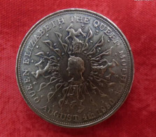 Pièce Commém. 80e Anniversaire De La Reine Mère ROYAUME UNI - Maundy Sets & Gedenkmünzen