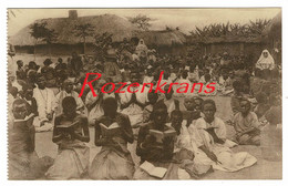 Uganda Ouganda Haute Congo L'heure Du Catechisme Witte Zusters Colonialism Mission Civilisatrice Evangelisation - Uganda