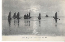 CPA "Barques De Pêche En Pleine Mer. LL" - Pêche