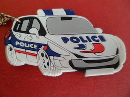 PC - Porte-clefs Souple - Auto Automobile Voiture Police - 100 Ans De Police Scientifique - Rallye (Rally) Plates