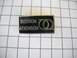 PINS PIN'S BROCHE BADGE Insigne, Logo Camion Trucks SEDDON ATKINSON    (recto-verso)   0587 - Transports