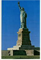 USA THE STATUE OF LIBERTY ON LIBERTY ISLAND IN NEW YORK HARBOR - Vrijheidsbeeld