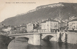 CPA (19 Corrèze)  Bort Les Orgues Le Pont Et La Grande Rue - Autres & Non Classés