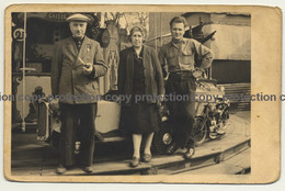 Showman Family In Front Of Carousel *2 / Funfair - Ride (Vintage RPPC Belgium ~1920s/1930s) - Fairs