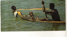 Cote D'Ivoire Format 20,9x9,9cm  Scene Typique Du Bord De Mer, Enfants Dans L'eau , Poisson - Côte-d'Ivoire