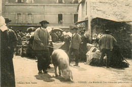 Vannes * Le Marché Où L'on Trouve Des Petits Frères * Foire Aux Cochons - Vannes