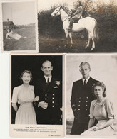 ELISABETH II - 2 CPA  EPOQUE 1950 -ET 2 PHOTOS - Other & Unclassified