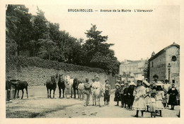 Brugairolles * Avenue De La Mairie Et L'abreuvoir Du Village * Villageois Enfants - Autres & Non Classés