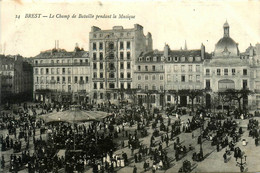 Brest * Le Champ De Bataille Pendant La Musique * Kiosque - Brest