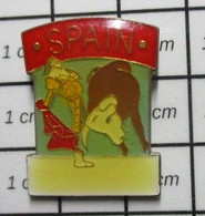 510f Pin's Pins : Rare Et Belle Qualité : SPORTS / VACHE TAUREAU CORRIDA TAUROMACHIE BANDERILLES ESPAGNE SPAIN - Feria