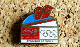 Pin's Boisson Soda - COCA COLA - JO ALBERVILLE 1992 BOBSLEIGH - Peint Cloisonné - Fabricant Inconnu - Coca-Cola