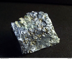 Silvery Chalcocite With Pyrite ( 2.5 X 2 X 1 Cm ) - Leonard Mine - Butte Mining Distr., Silver Bow Co, Montana - USA - Minéraux