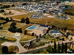 Ste Suzanne * Vue Aérienne Sur La Piscine , Le Camping Et Le VVF - Sainte Suzanne