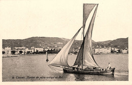 Cannes * Une Barque De Pêche Rentrant Au Port * Pêcheur - Cannes