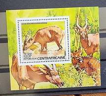 CENTRAFRIQUE, Bongo, Cervidé Mammiferes, Yvert N° 736 Bloc De Luxe  Gommé (sheet Of Luxe) ** MNH. - Sonstige & Ohne Zuordnung