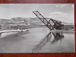 83 - LA SEYNE Sur MER - Vue Sur Le Port Et Le Pont Basculant . (CPSM) - La Seyne-sur-Mer