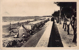 CPA - 17 - CHATELAILLON - La Plage - Cabine De Plage - REALPHOTO - CAP PARIS - Châtelaillon-Plage