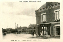 Beaumont Sur Sarthe * Place Et Hôtel De La Gare Pierre BIGNON * Passage à Niveau - Beaumont Sur Sarthe