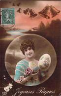 CPA - Fête Et Anniversaire - JOYEUSES PAQUES - Femme Porte Des Oeufs - Edition DIX Paris 2413 - Cloches Volantes - Easter