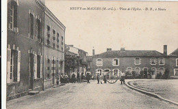 NEUVY-en-MAUGES. - Place De L'Eglise - Autres & Non Classés