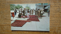 Afghanistan , Mazar-i Charif , Les Afghans Sont Fiers De Leurs Tapis - Afghanistan