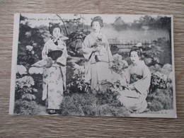 JAPON WEALTHY GIRLS OF NOGOYA IN THEIR GARDEN   JEUNES FILLES - Nagoya