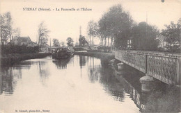 CPA France - Stenay - Meuse - La Passerelle Et L Ecluse - Péniche - Rivière - Pont - H Gérault Photo Edit - Stenay