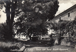 CARTOLINA  CASTELLAMMARE DI STABIA,CAMPANIA,PARCO DELL"HOTEL ROYAL-QUISISANA,STORIA,MEMORIA,CULTURA,VIAGGIATA 1964 - Castellammare Di Stabia