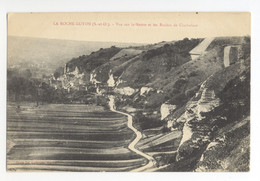 95/ CPA - La Roche Guyon - Vue Sur La Route Et Les Roches De Clachaloze - La Roche Guyon