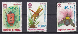 INDONESIE Insectes, Insecte Abeille, Bee, Abejas, Yvert N° 607/09 Neuf Avec Charniere. - Abejas