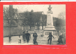 60 AUNEUIL Cpa Animée La Statue De Boulanger         Edit LL - Auneuil