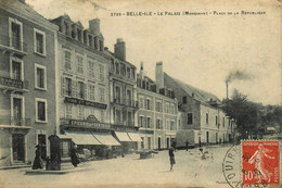 Le Palais , Belle Ile En Mer * Place De La République * Epicerie Centrale Vins & Spiritueux * éditeur Vassellier N°2729 - Belle Ile En Mer